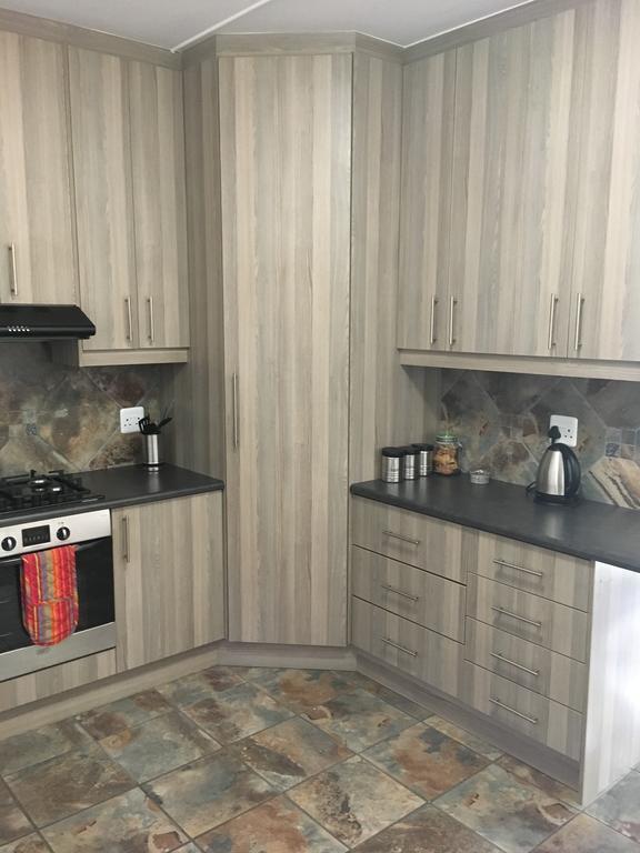 Van Biljon Cottage No Loadshedding Оудсхорн Екстериор снимка